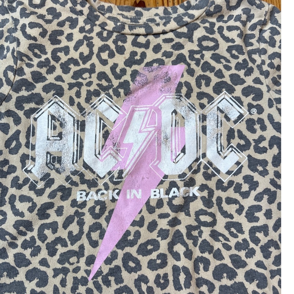 AC/DC Graphic T-Shirt Kids‎ Tan Leopard Print Rock Band Tee SIZE M 7/8 - Picture 2 of 5